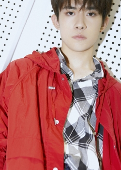 帅气易烊千玺手机壁纸