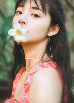 周洁琼甜美写真手机壁纸