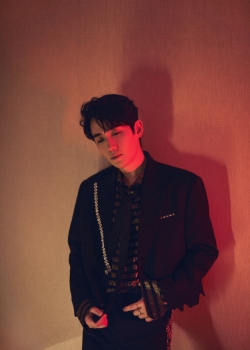 朱一龙最新活动照帅气图片