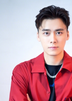 李易峰综艺发布会帅气写真图片