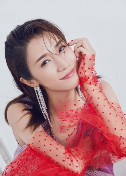 王黎雯性感优雅写真图片