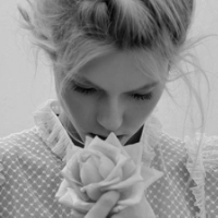 唯美带花的欧美女生qq个性头像 别说你爱我多在乎我我不想听