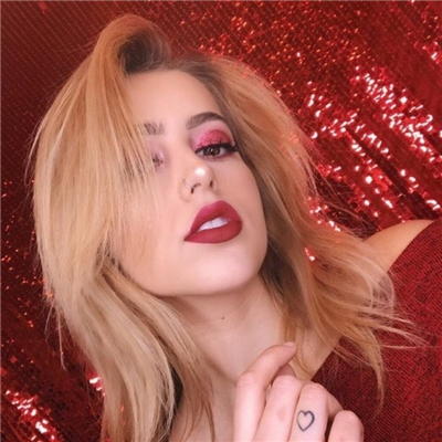 2025欧美头像女生霸气冷艳陌陌头像 偶尔动个情但记得要醒