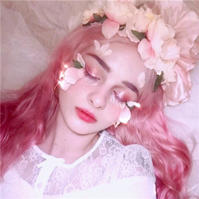 2025性感欧美大胸美女头像图片 你是温和的清水早晚皆宜