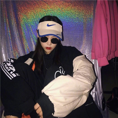 2025最火女生头像酷酷的嘻哈风 超酷超霸气女生欧美风头像