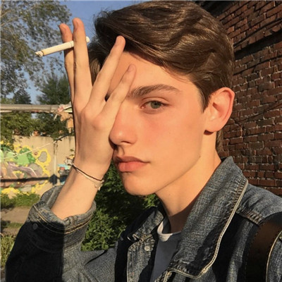 最新2025帅气欧美男生帅哥头像 明天会更好之前今天也要好