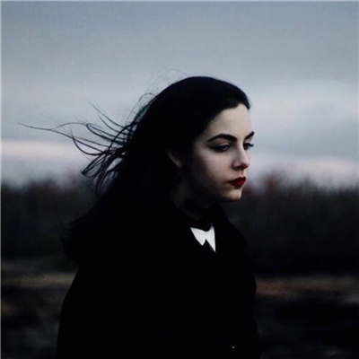 超拽霸气头像2025女生欧美头像大全 人潮拥挤再也不会不期而遇