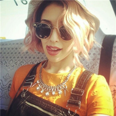 欧美范女生头像超级酷2025 愿你有酒可喝有人可靠