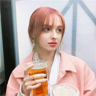 2025欧美个性独特女生头像最新 还是一个人待着更好