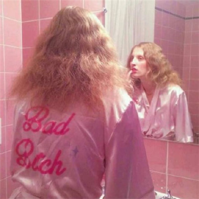 2025微博欧美气质女高清头像 说到爱情我只想到痛不欲生