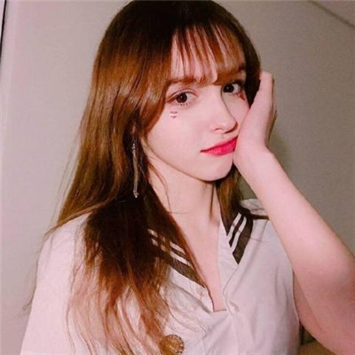 2025最新欧美女生头像妩媚范 最暖的是你眼底的笑意