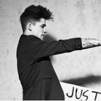 2025欧美情侣qq头像 你不懂心疼到窒息的感觉