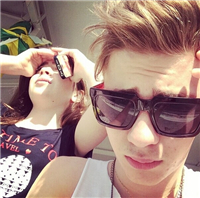 2025超有范儿的欧美头像最新版 回忆在该淡忘的时候最深刻