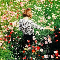 2025本月精选欧美女生头像意境风 你别皱眉我会心疼