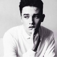 超有feel的欧美男头像2025 喜欢一个人藏得越久陷得越深