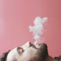 最新微信欧美头像男成熟稳重 成熟与幼稚就那一念之间