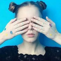 欧美女生头像气质范复古2025精选 无理取闹的年龄过了