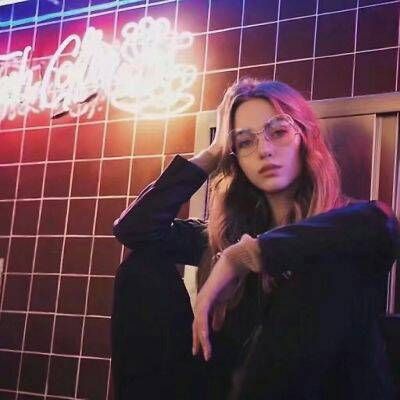 微信头像女生欧美霸气2025最新版 后来遇见的所有人都不如你