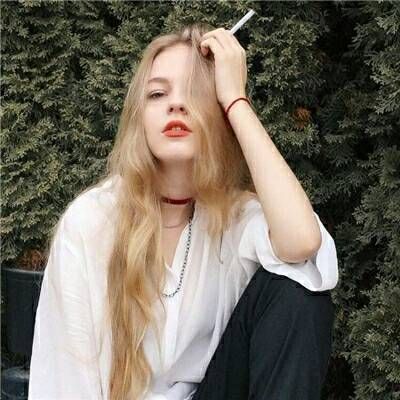 女生欧美头像高冷霸气2025最新版本 活的像诗没有归宿却足够酷