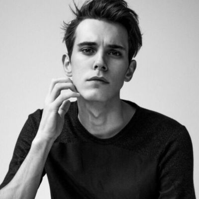 qq头像男生欧美范黑白图片2025最新 爱我是毒万劫不复