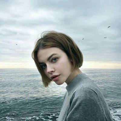 2025qq头像欧美女生简单气质高清图片 靠谱的人从来不会让你等