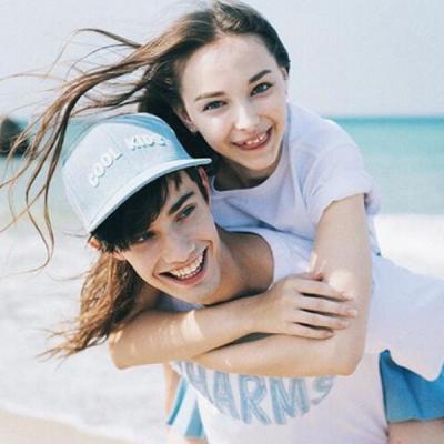 2025情侣头像欧美范一男一女小清新 一穷二白只有一腔孤勇和爱