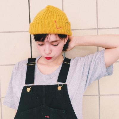 2025女生最火的头像欧美风高清 还是瘦点好太胖了容易坠入爱河