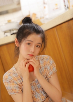 丸子头美少女可爱甜美写真图片
