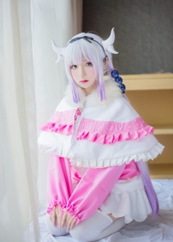 日本少女cos白丝美腿康娜卡姆依图片