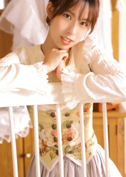 温婉恬静美女复古写真图片