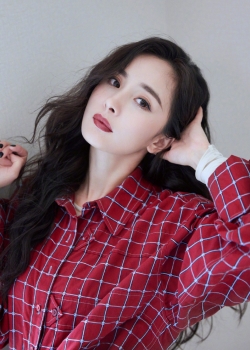 杨幂格子衫性感高清图片