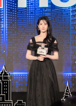 刘亦菲妖娆风情性感活动图片