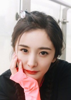 杨幂双麻花辫少女风甜美图片