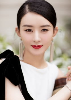 赵丽颖复出后性感活动照图片