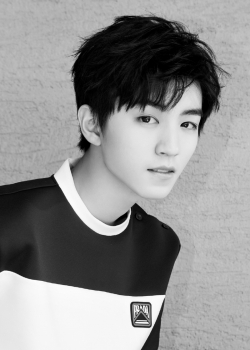 王俊凯阳光帅气时尚高清图片