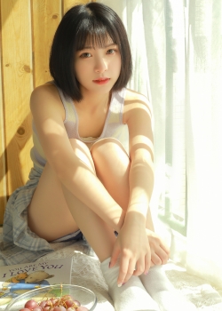 萌系大眼美女白嫩可人图片