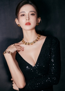 古力娜扎性感优雅活动图片