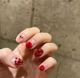 ins美甲图片2025新款式 ins美甲博主推荐