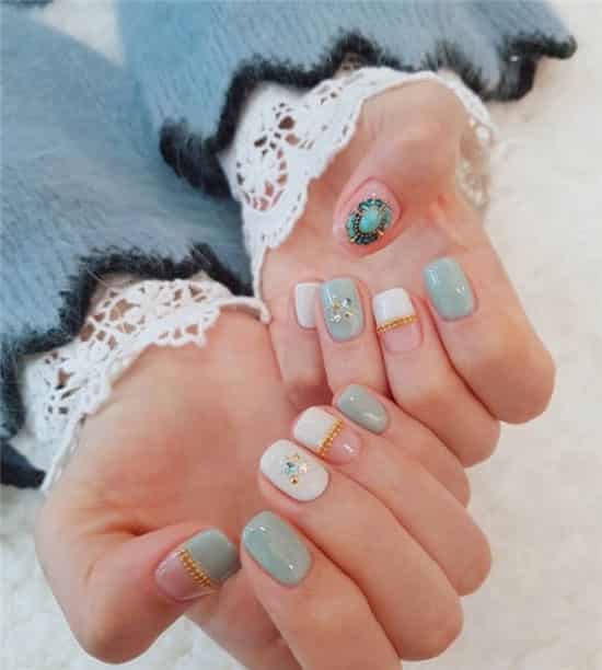 ins美甲图片2025新款式 ins美甲博主推荐