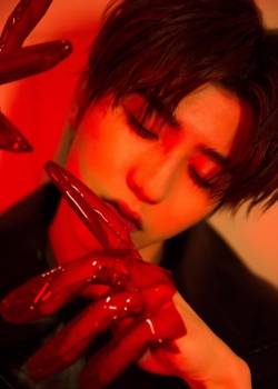 蔡徐坤魔幻风格光影高清壁纸图片