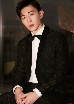 邓伦儒雅魅力写真高清手机壁纸