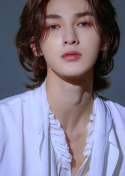 朱正延儒雅帅气高清高清手机壁纸