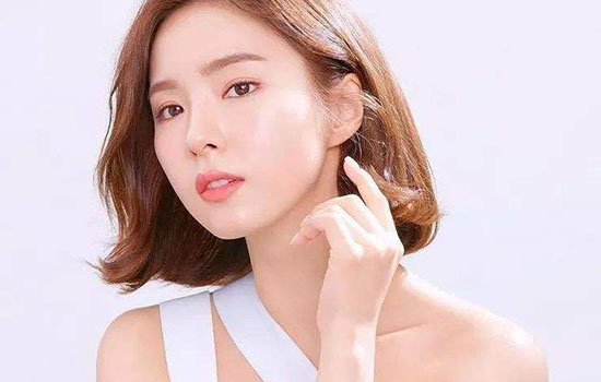 精华液可以直接涂脸上吗 精华液可不可以直接涂脸上