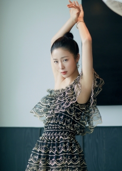 江一燕甜美写真高清手机壁纸