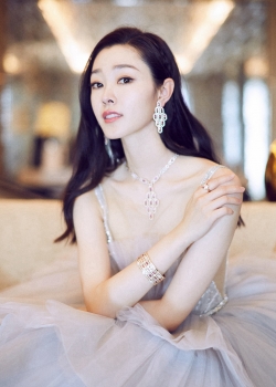 宋轶冰蓝色公主裙高清手机壁纸