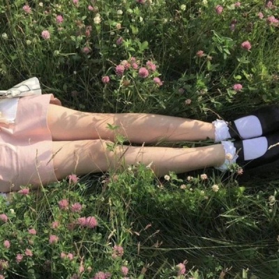 允言/背景/把黑夜交给星光，把心跳交给脸红。