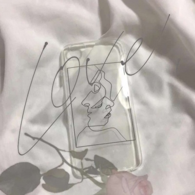 千鹤/白底简约壁纸/简约不是少，而是没有多余.