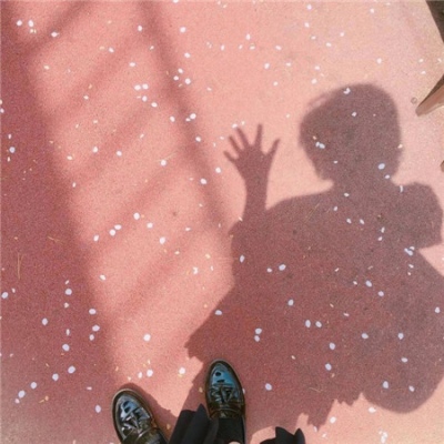 少女心背景图  ‖  你风尘仆仆走向我，胜过所有温柔语言。