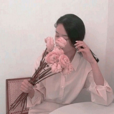 允言/粉色系唯美清新头像    你泛起山川碧波里的人不是我