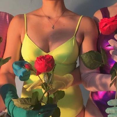 背景图 花与少女